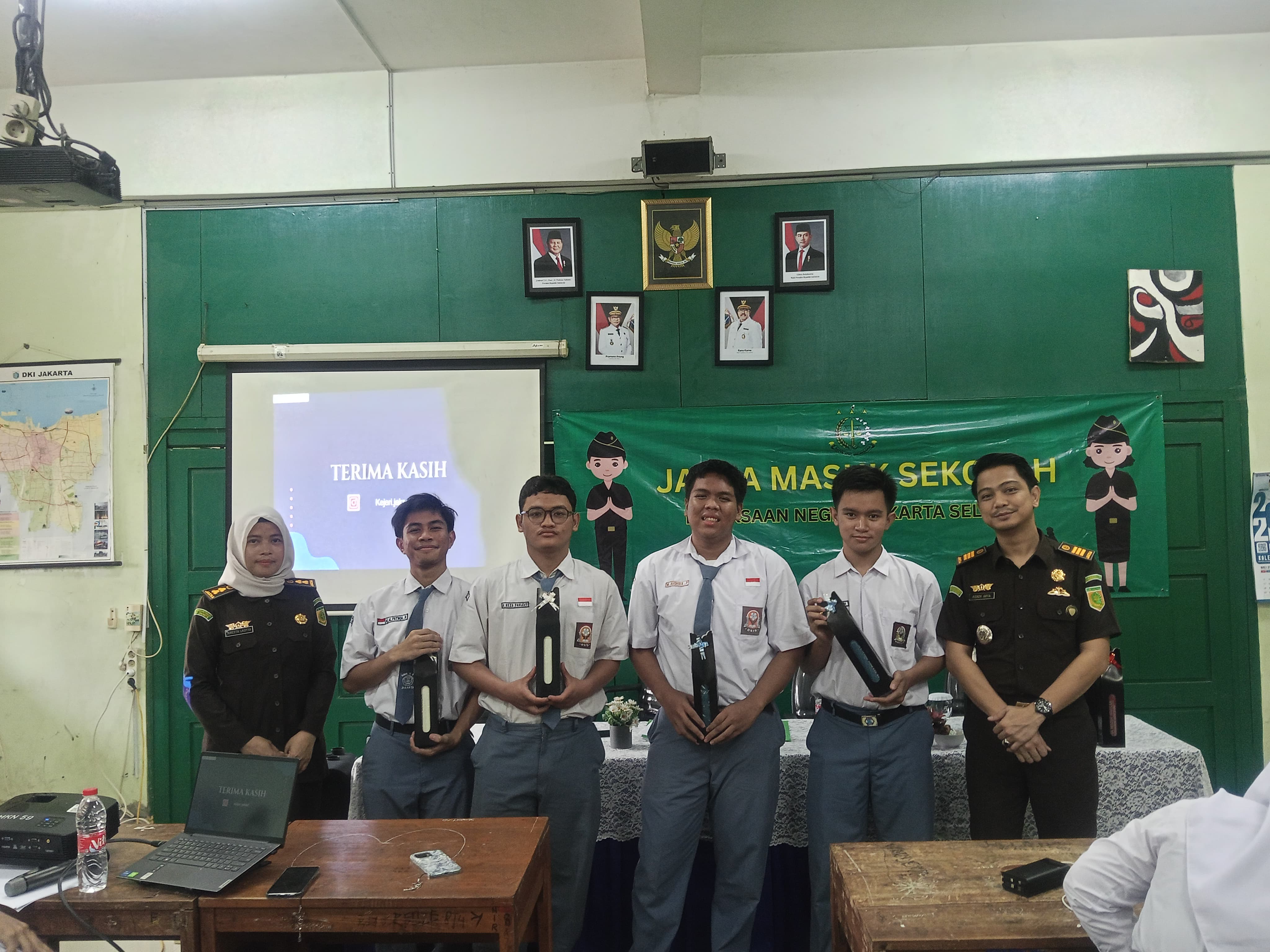 Gedung Sekolah SMA NEGERI 4 PONOROGO